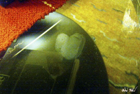 Jouluaaton perherakkauden huurresydän lasipöydässä – The Christmas Eve And Family Love on A Glass Table of Frost Hear, 2011